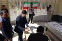 غبارروبی و عطرافشانی مزار شهدا گمنام دانشگاه به مناسبت هفته دفاع مقدس