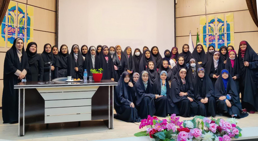 برگزاری کارگاه آموزشی "درگوشی های دخترانه"