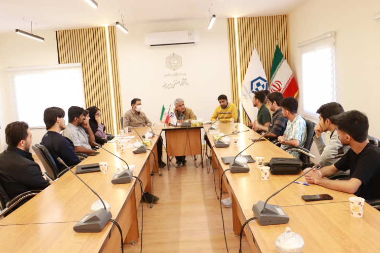 هم‌افزایی علمی و فرهنگی؛ نشست صمیمی معاونت فرهنگی، اجتماعی و دانشجویی با دبیران انجمن‌های علمی دانشگاه صنعتی بیرجند