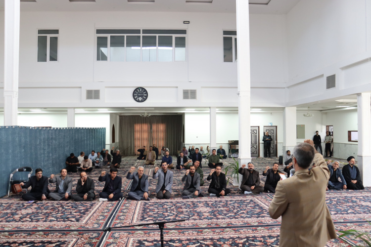 برگزاری مراسم پرفیض زیارت عاشورا در دانشگاه صنعتی بیرجند به مناسبت چهلمین روز یادبود رهبر شهید انقلاب اسلامی