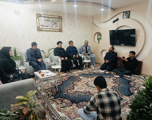 دیدار مسئولان دانشگاه با خانواده معظم شهید اورادی، از شهدای جنگ رمضان استان